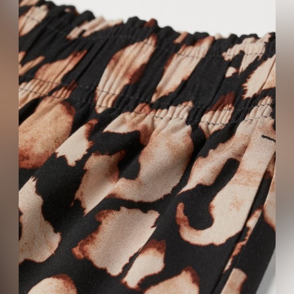 H&M leopard print pull-on pants - Picture 2 of 4